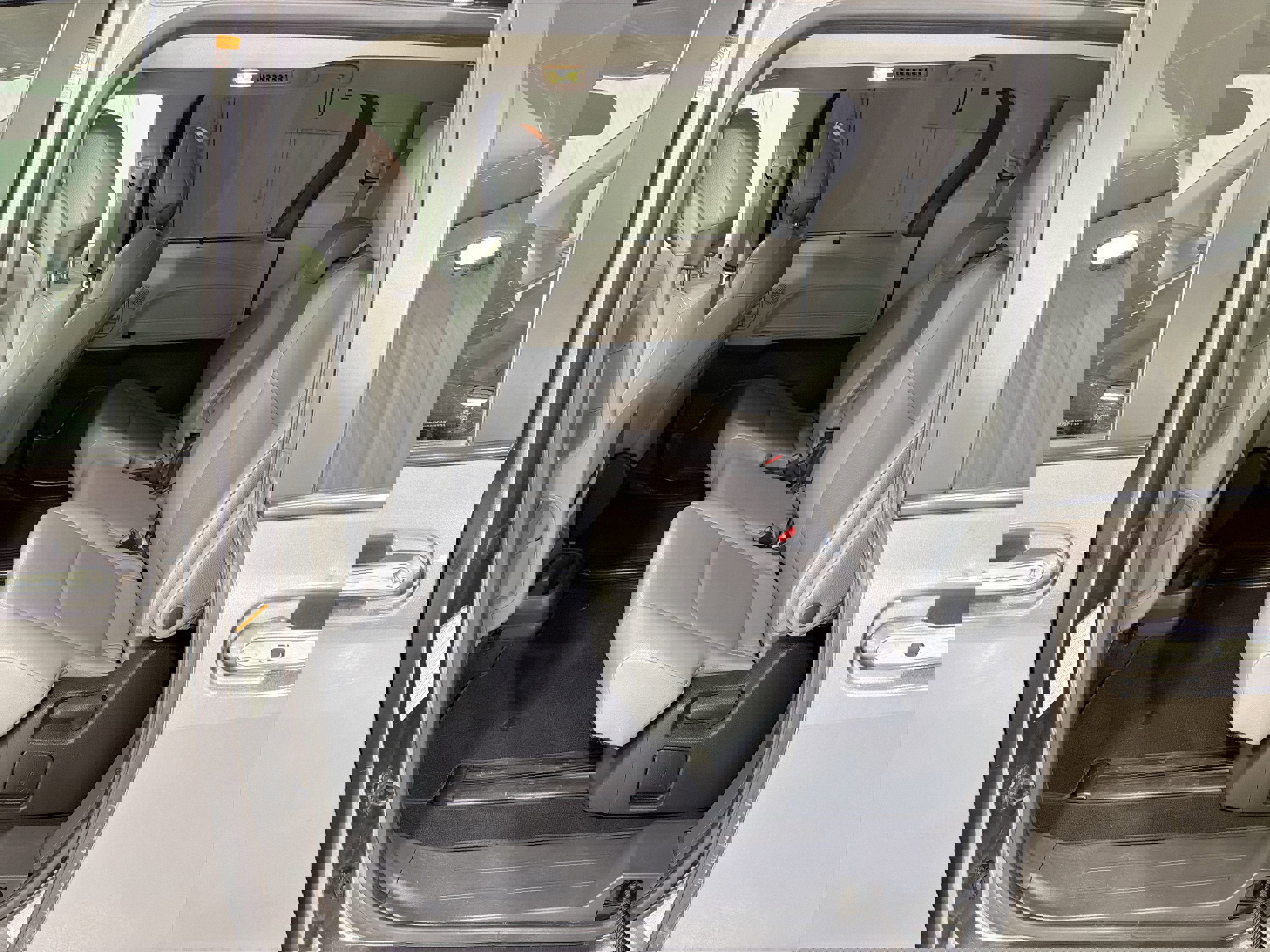 Used 2023 Toyota Sienna XLE image 24