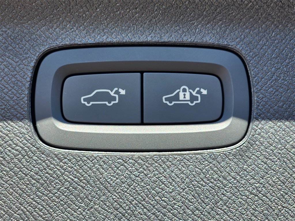 New 2026 Volvo XC90 B6 Ultra w/ Lounge Package image 25