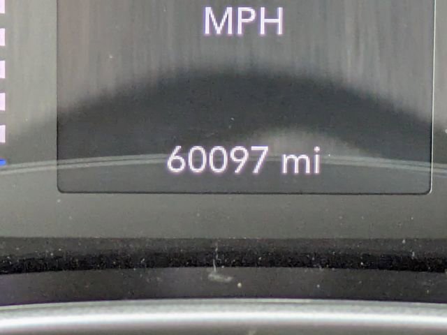 Used 2023 Chrysler Voyager LX image 35