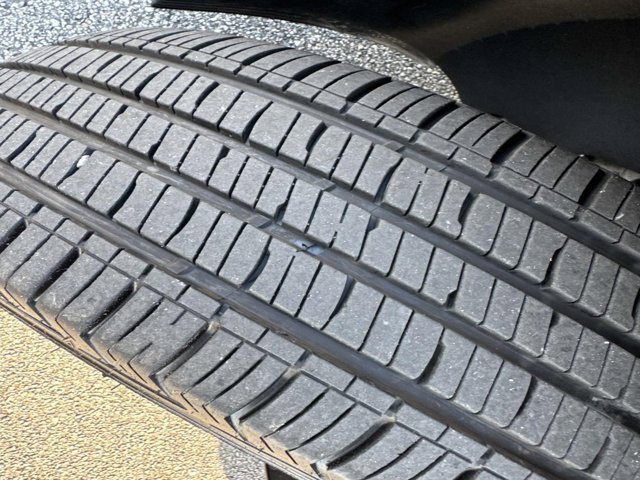 Used 2024 Kia Carnival LX image 30