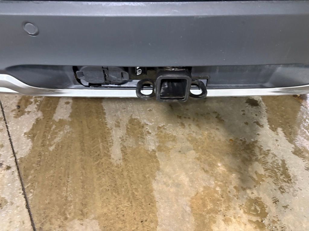 Used 2023 Ford Explorer XLT w/ Equipment Group 202A image 29