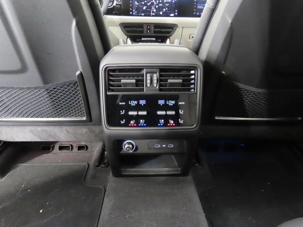 Certified 2026 Porsche Cayenne E-Hybrid AWD/4WD image 34