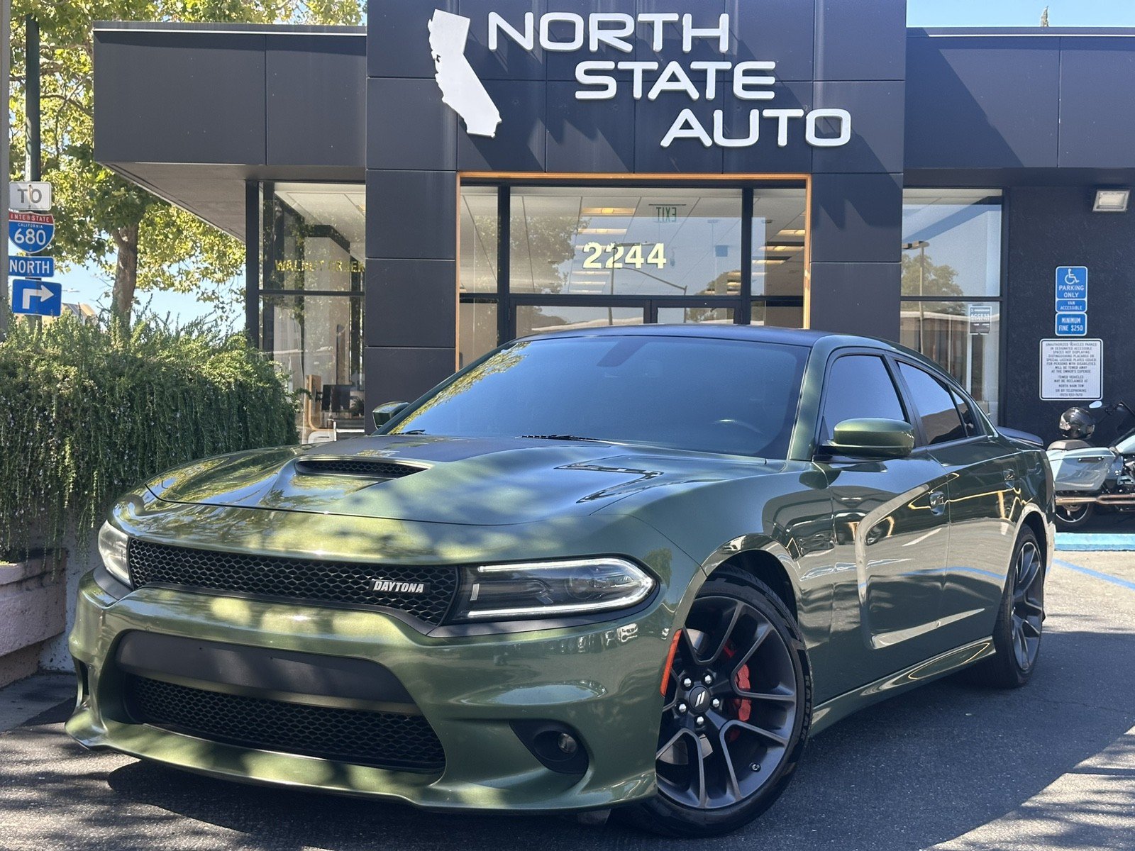 Used 2022 Dodge Charger R/T w/ Daytona Edition Group RWD image 2