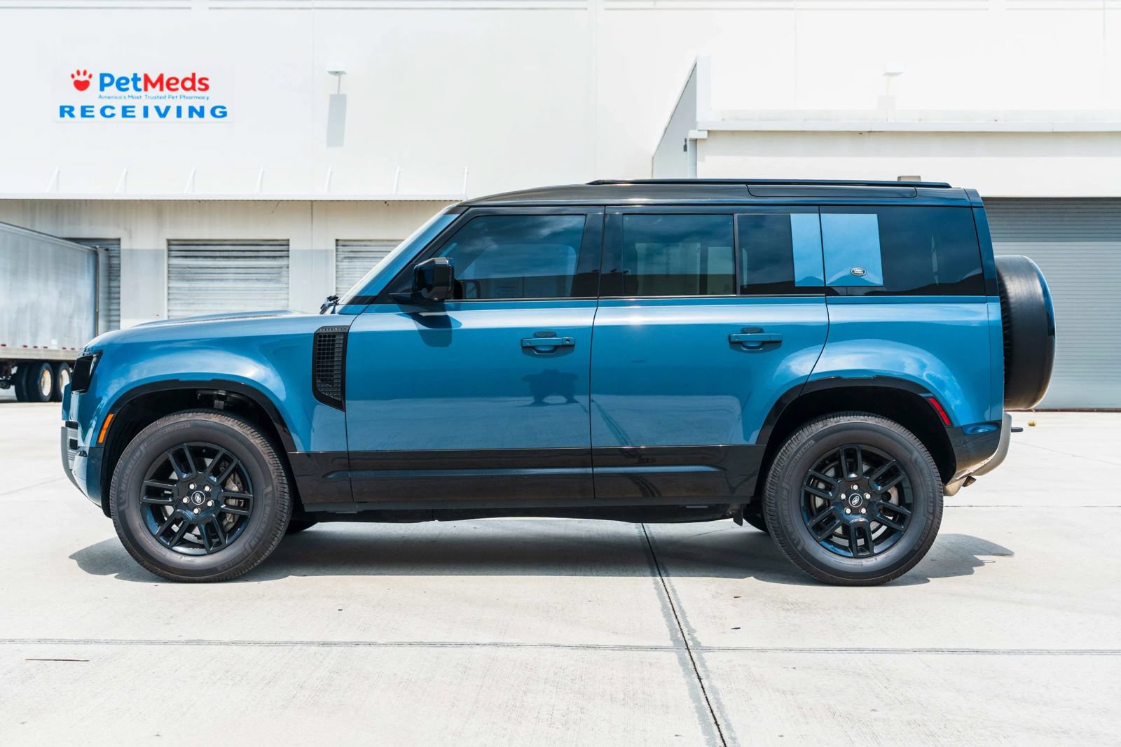 Used 2022 Land Rover Defender 110 X-Dynamic SE AWD/4WD image 15
