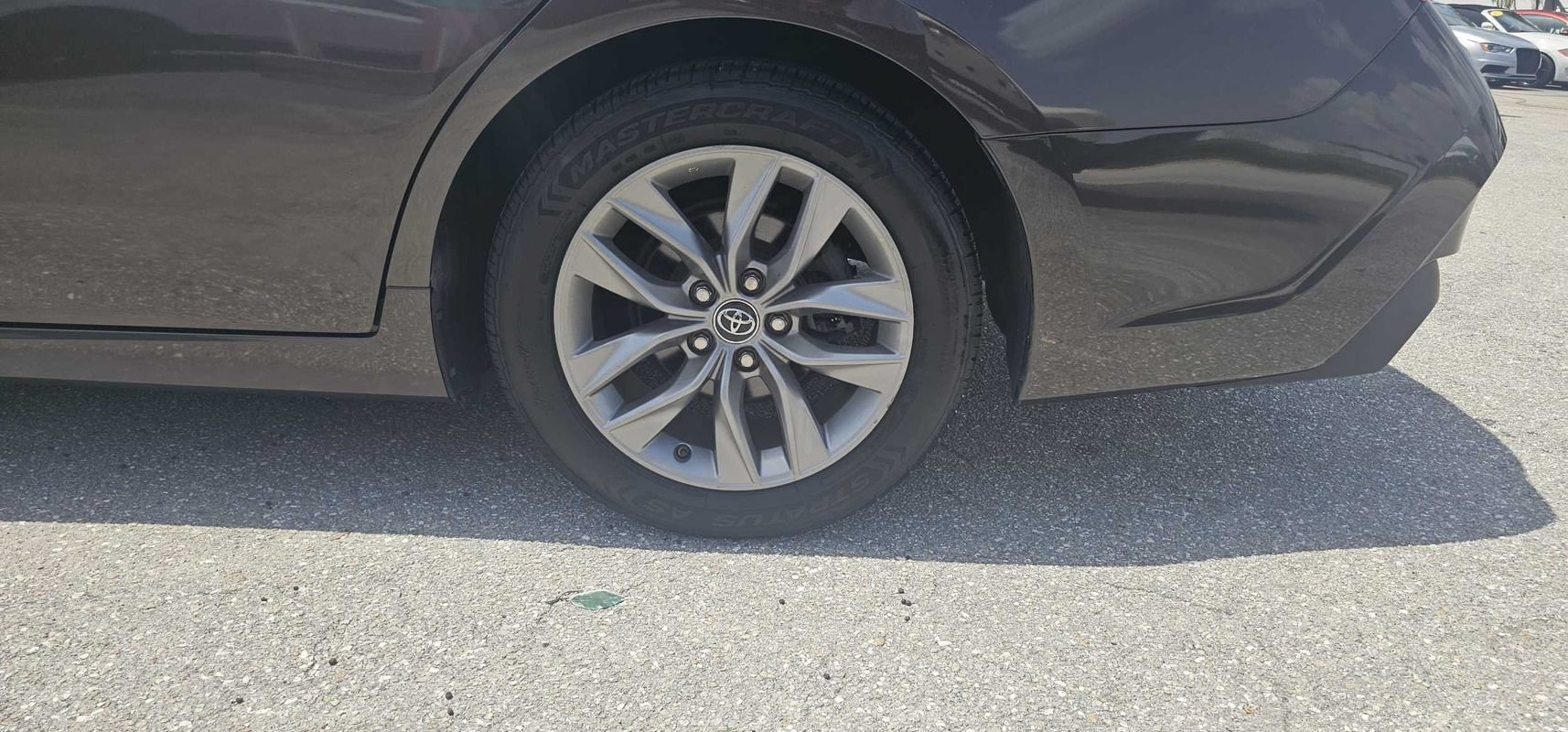 Used 2019 Toyota Avalon XLE w/ Moonroof Package FWD image 11