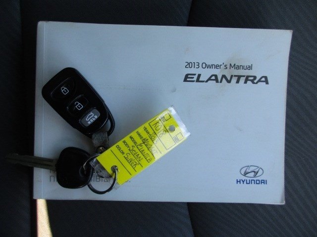 Used 2013 Hyundai Elantra GLS FWD image 27