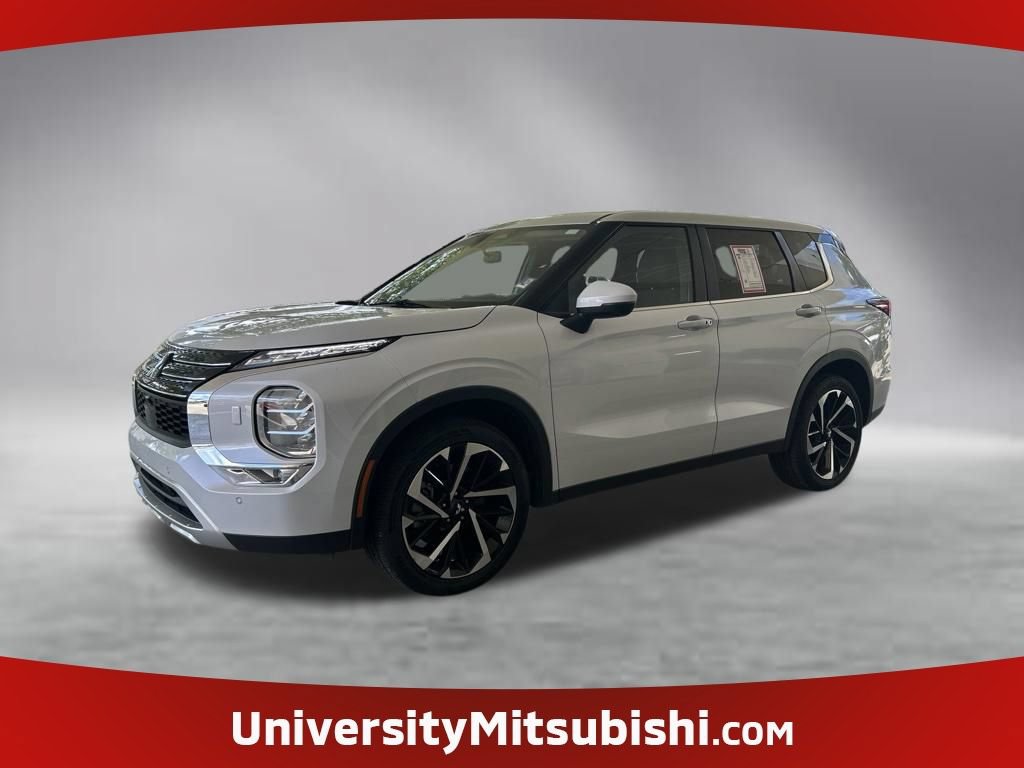 Used 2024 Mitsubishi Outlander SE