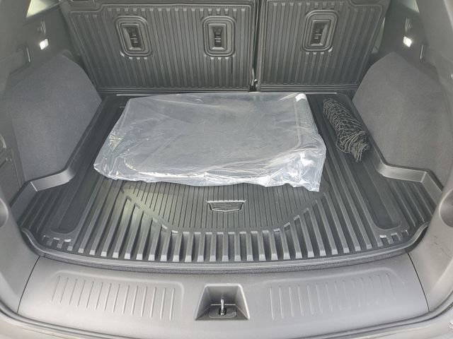 Certified 2025 Cadillac XT5 Luxury w/ LPO, Floor Liner Package AWD/4WD image 9