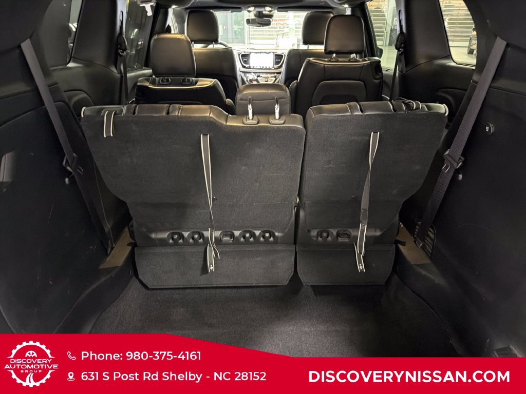 Used 2025 Chrysler Pacifica Limited FWD image 35
