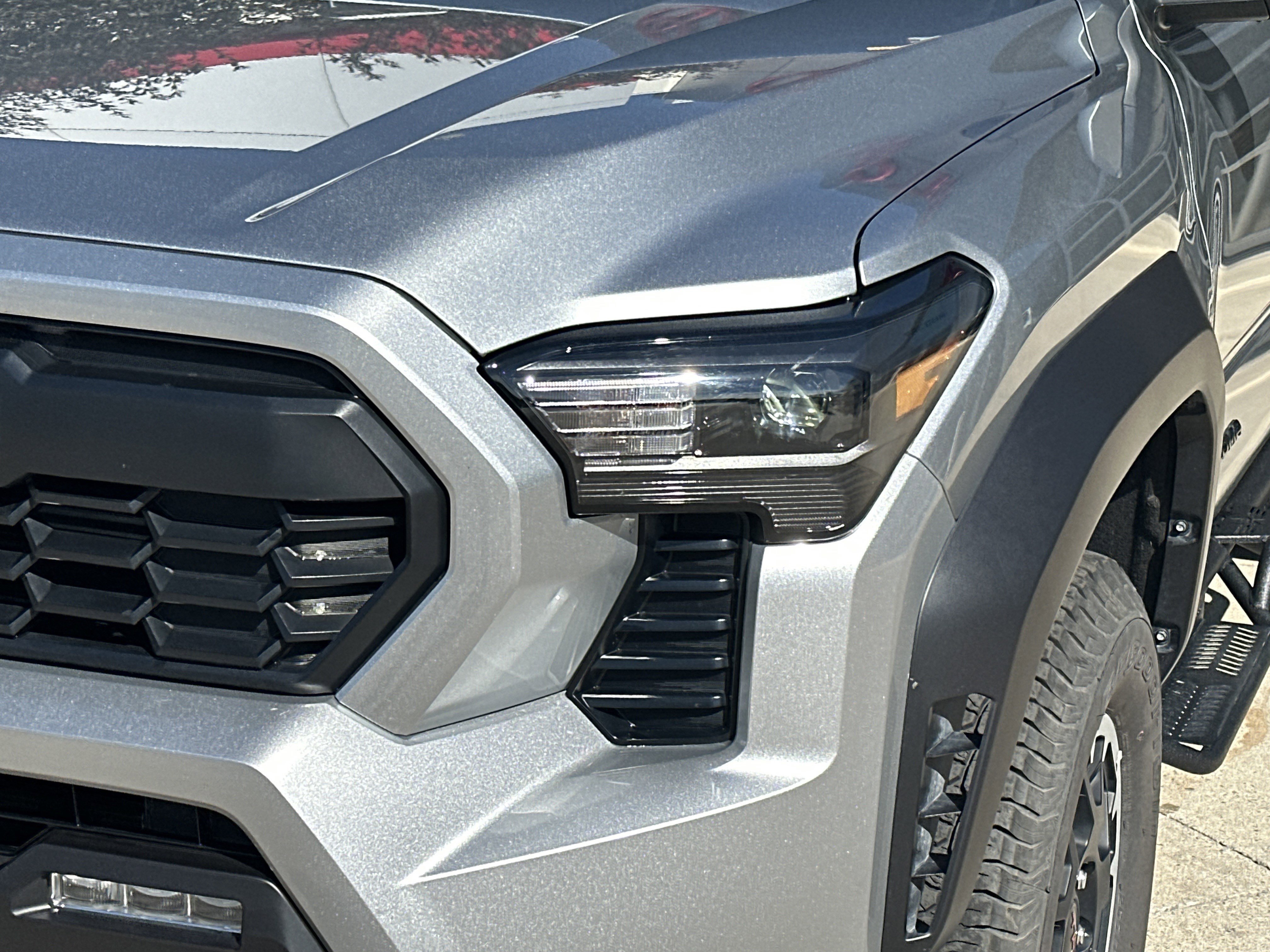Used 2025 Toyota Tacoma TRD Off-Road AWD/4WD image 11