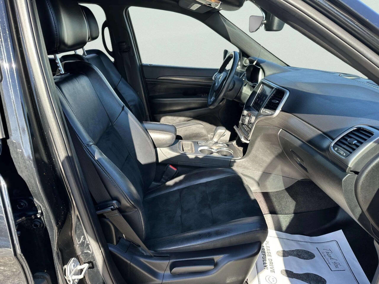 Used 2018 Jeep Grand Cherokee Laredo image 22