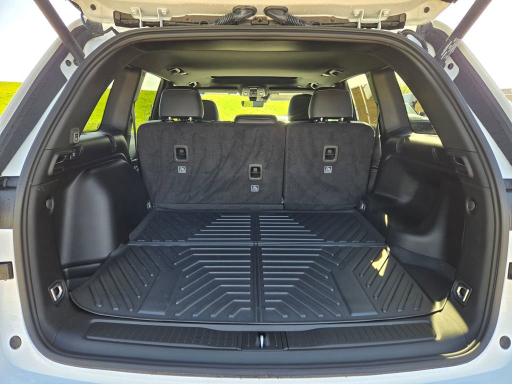 Used 2025 Jeep Grand Cherokee Altitude image 31