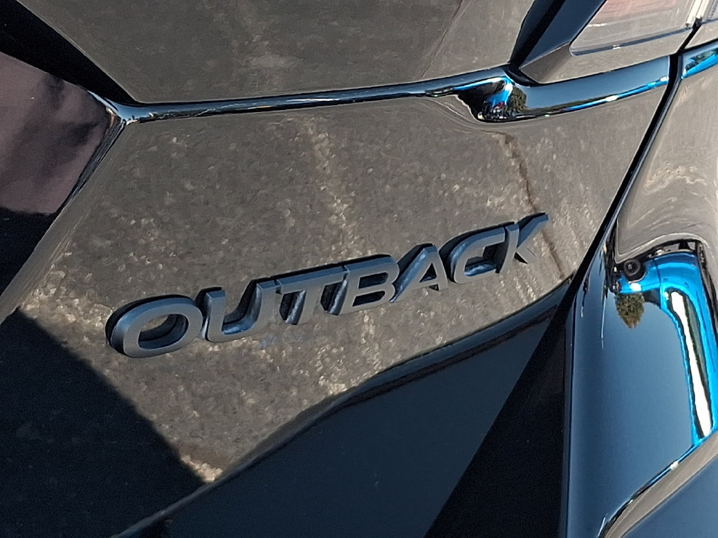 Used 2025 Subaru Outback Onyx Edition AWD/4WD image 32
