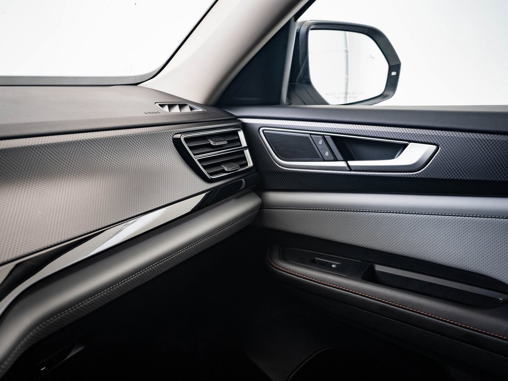 Used 2025 Volkswagen Atlas Peak Edition SE image 33