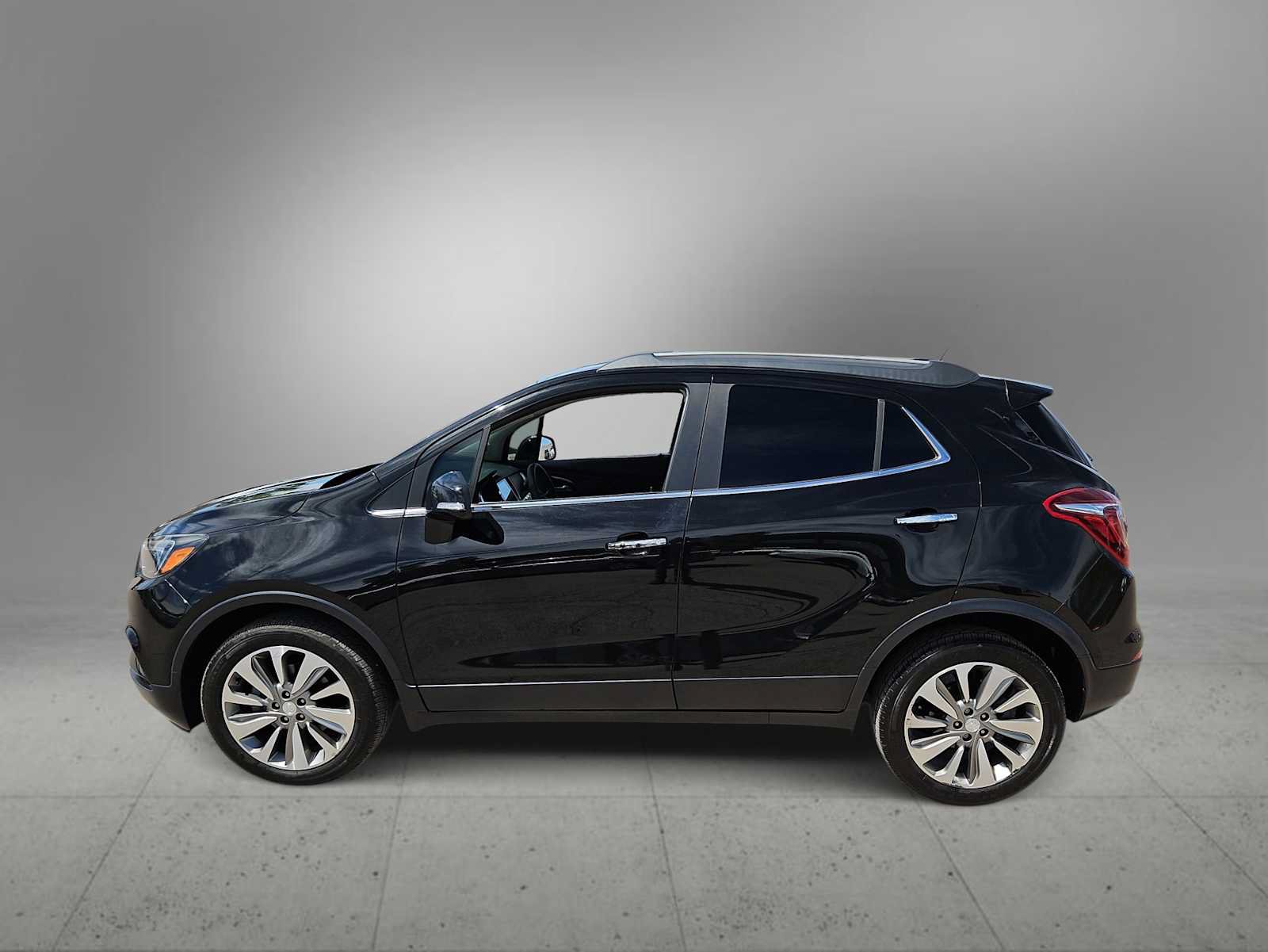 Used 2018 Buick Encore Preferred FWD image 5
