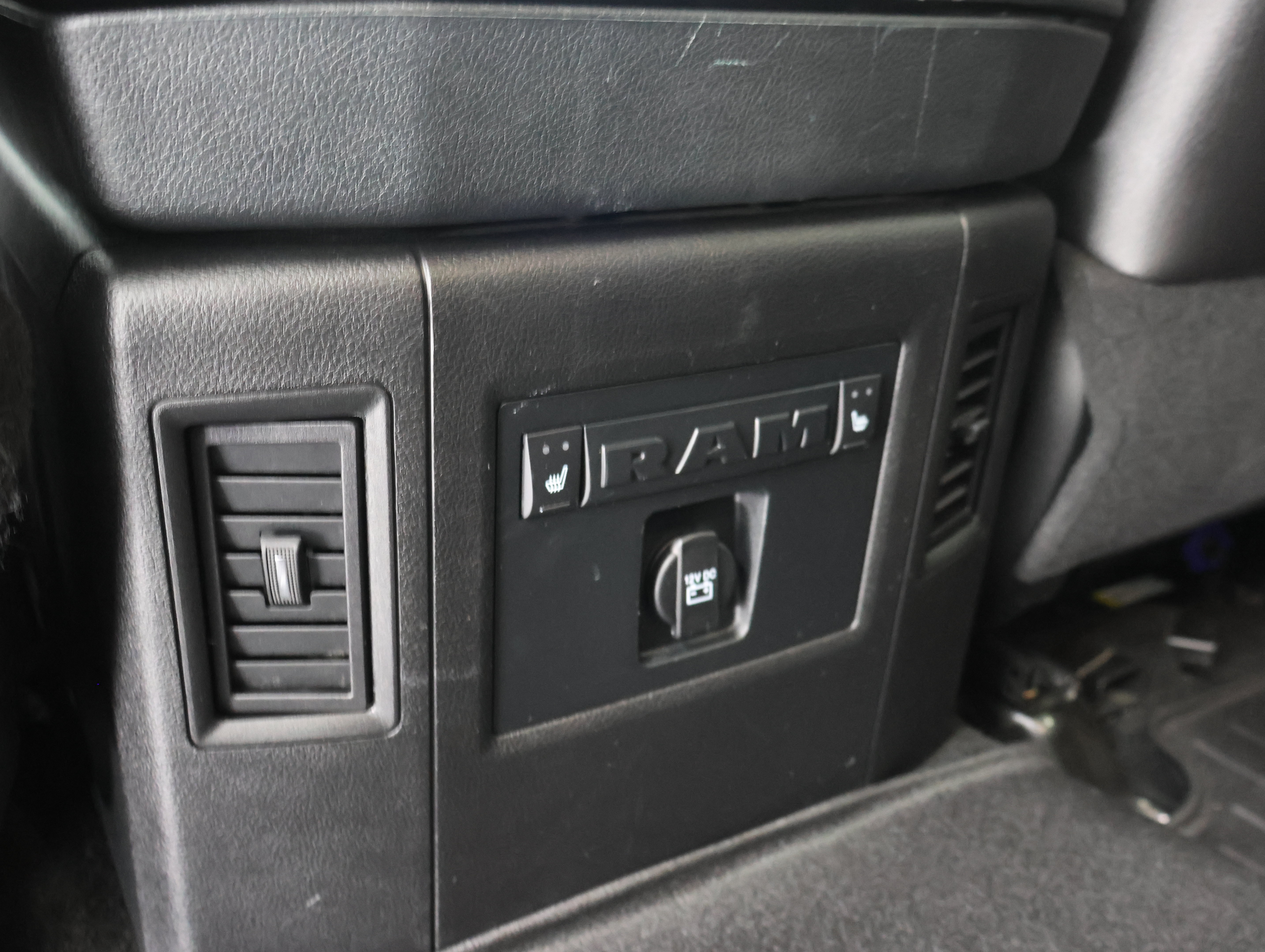 Used 2017 RAM 2500 Laramie w/ Sport Appearance Group AWD/4WD image 34
