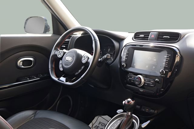 Used 2018 Kia Soul ! FWD image 17