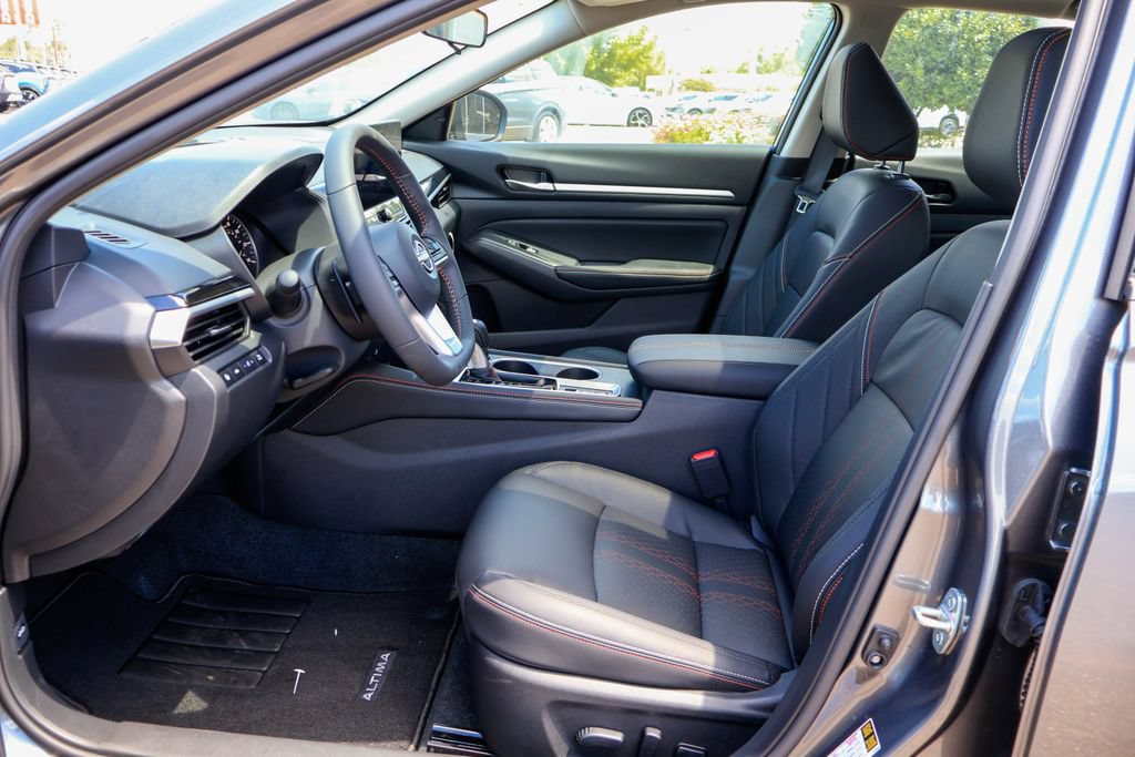 New 2026 Nissan Altima 2.5 SR w/ SR Premium Package FWD image 7