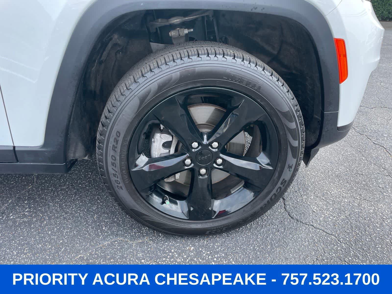 Used 2025 Jeep Grand Cherokee L Limited w/ Black Appearance Package AWD/4WD image 27