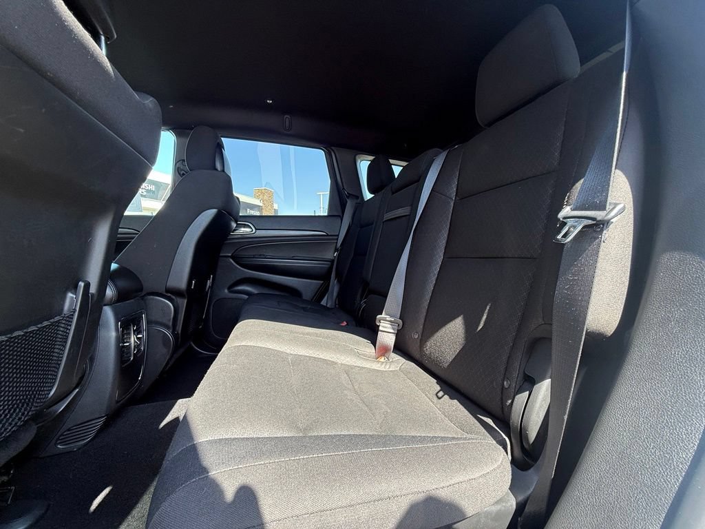 Used 2020 Jeep Grand Cherokee Laredo RWD image 37