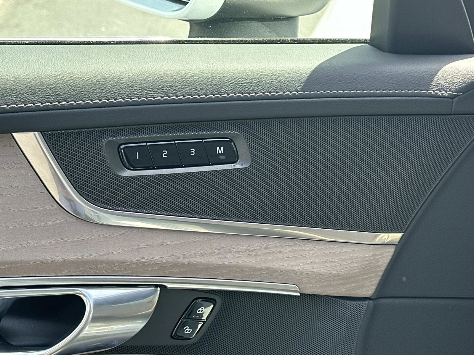 Certified 2026 Volvo XC90 B5 Core AWD/4WD image 16