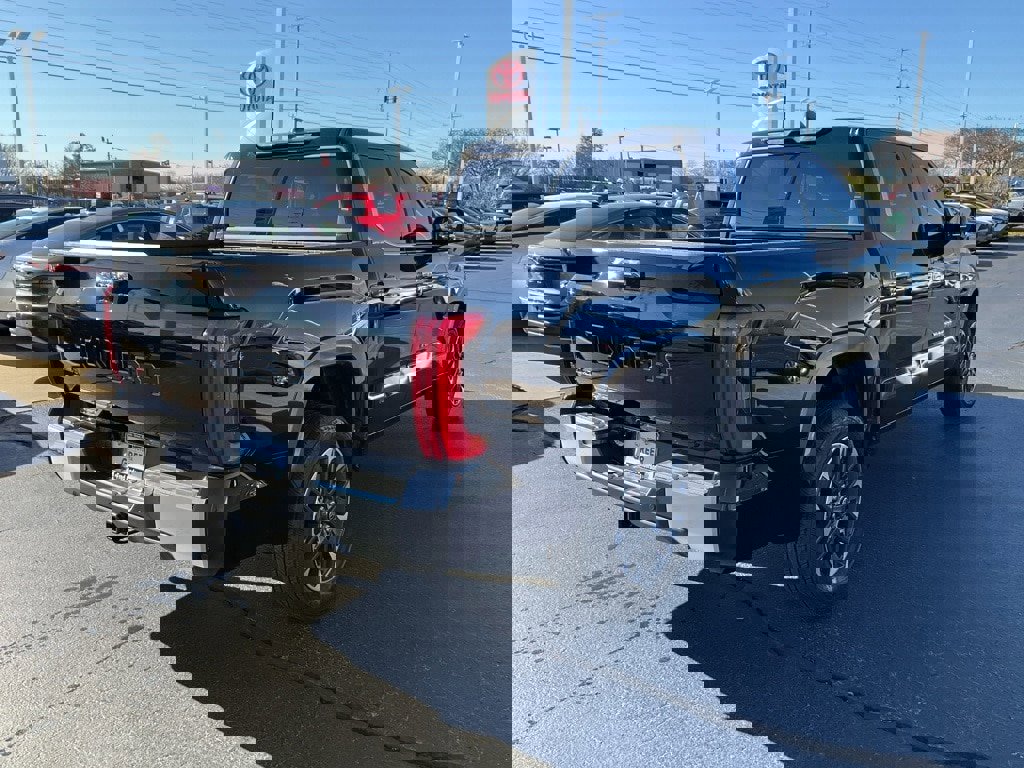 Used 2025 Toyota Tundra Limited image 18