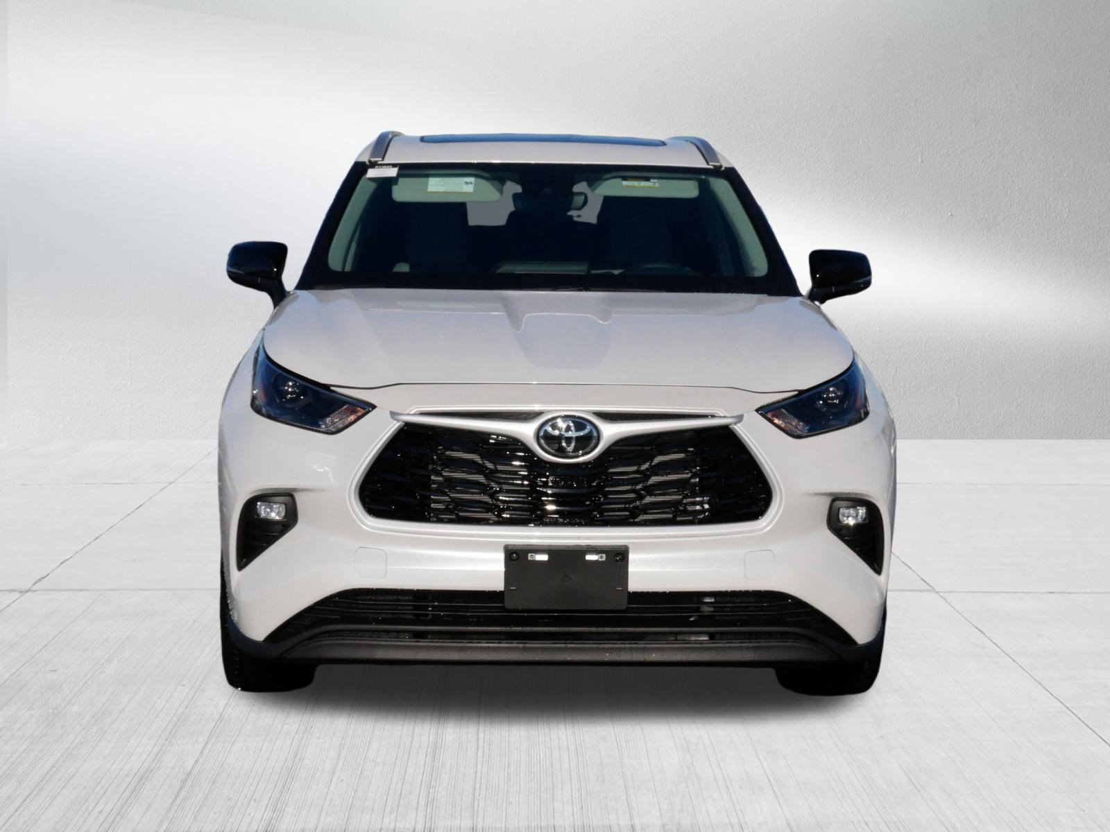 Certified 2026 Toyota Highlander XLE image 2