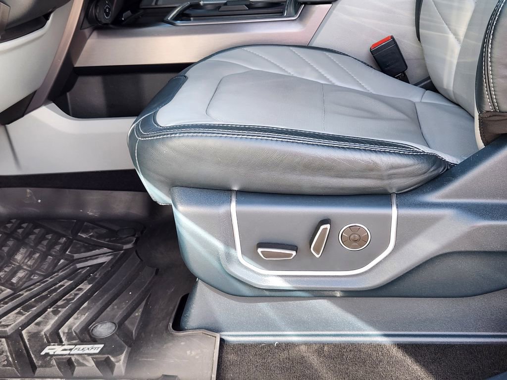 Used 2022 Ford F350 Limited image 8