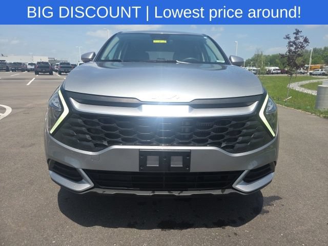 Used 2023 Kia Sportage LX AWD/4WD image 3