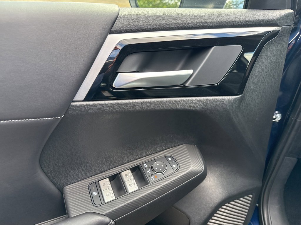 New 2025 Mitsubishi Outlander SE image 25