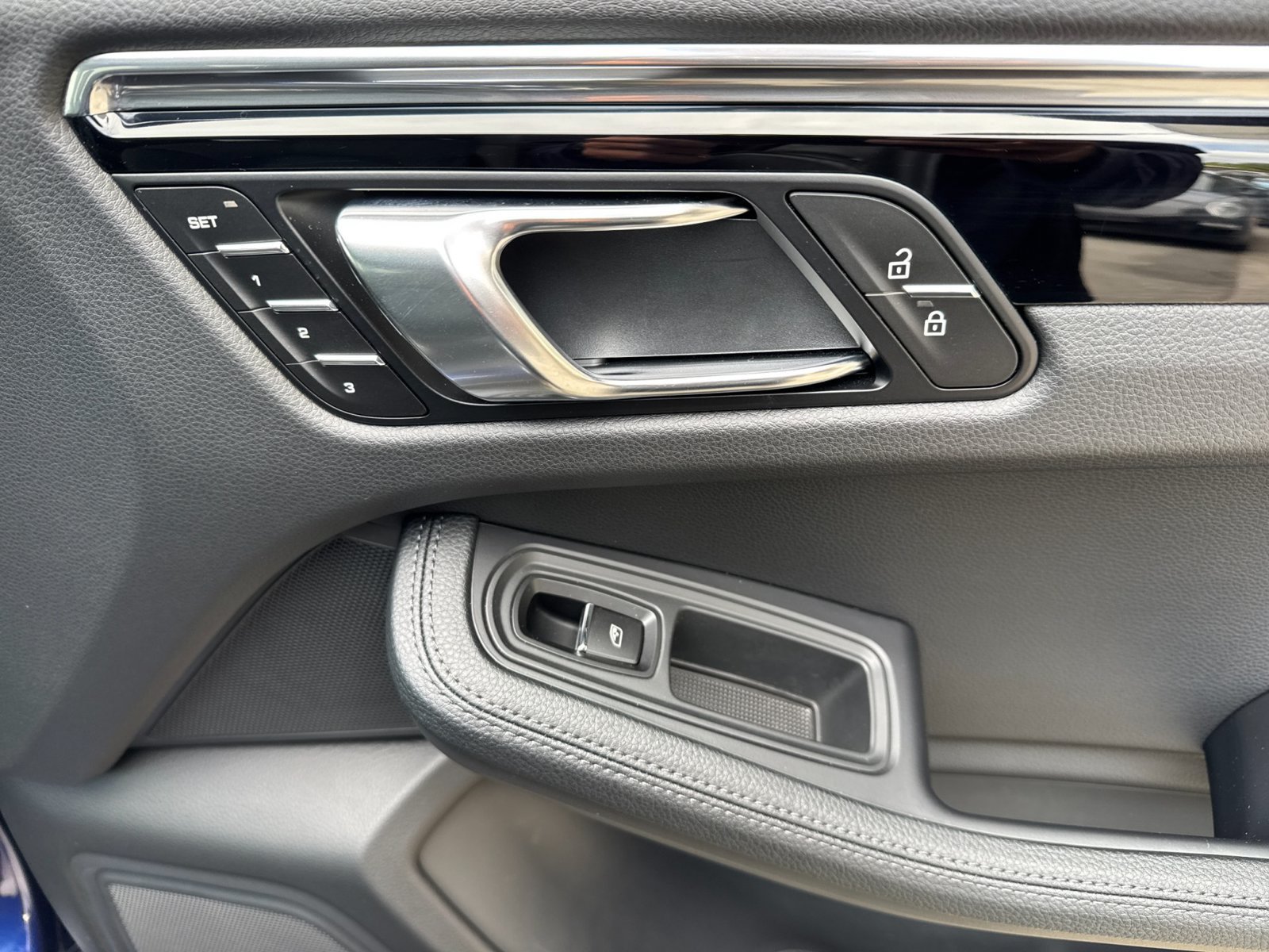 Certified 2026 Porsche Macan AWD/4WD image 20