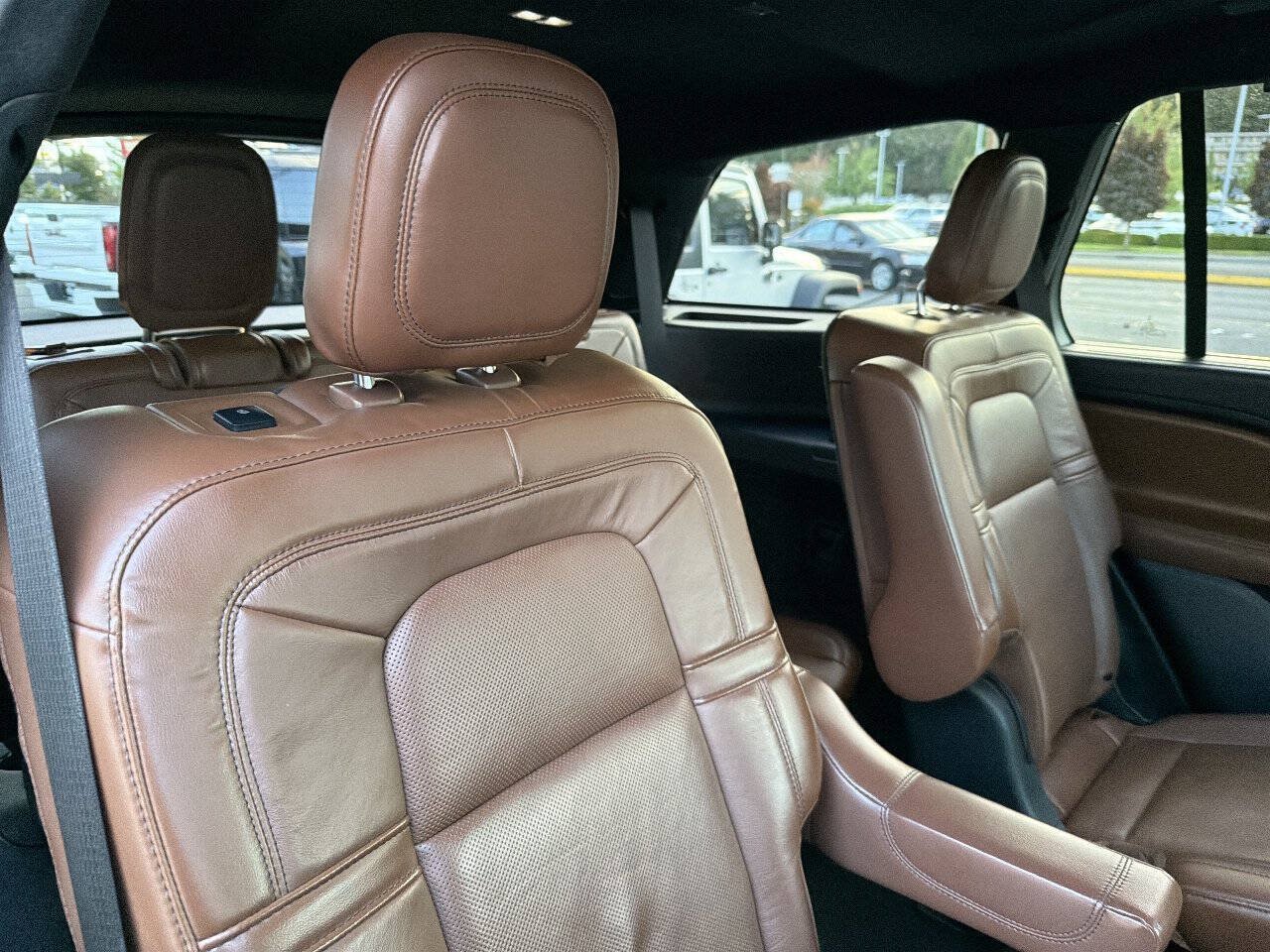Used 2021 Lincoln Aviator Reserve w/ Equipment Group 201A AWD/4WD image 24