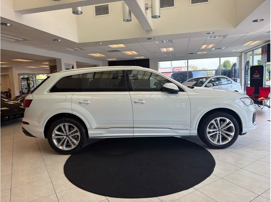 Used 2025 Audi Q7 3.0T Premium Plus AWD/4WD image 4