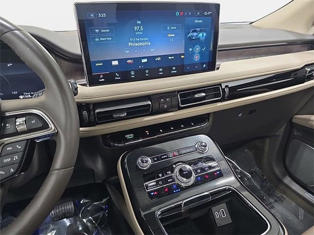 Certified 2023 Lincoln Nautilus Reserve w/ Equipment Group 202A AWD/4WD image 17