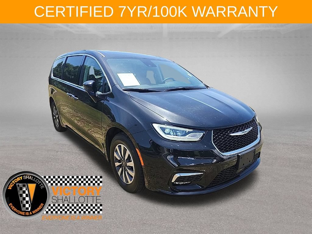 Certified 2024 Chrysler Pacifica Limited FWD image 1