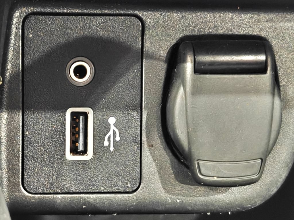 Used 2023 Nissan Versa S FWD image 15