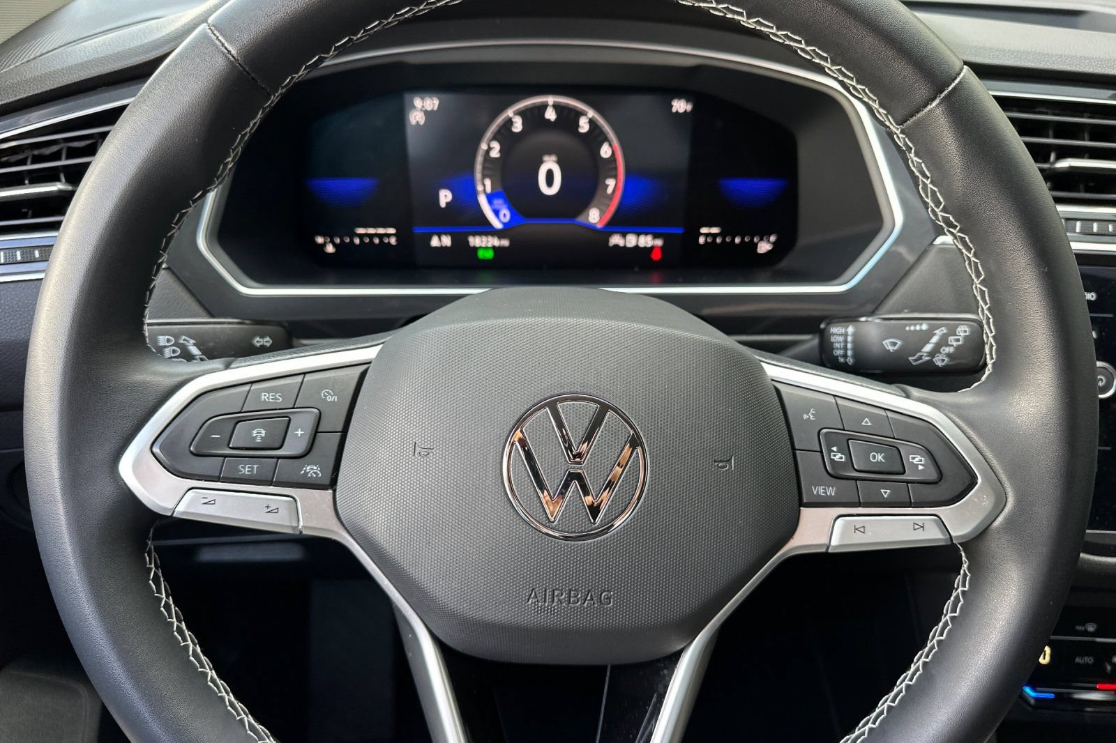 Used 2023 Volkswagen Tiguan SE FWD image 24