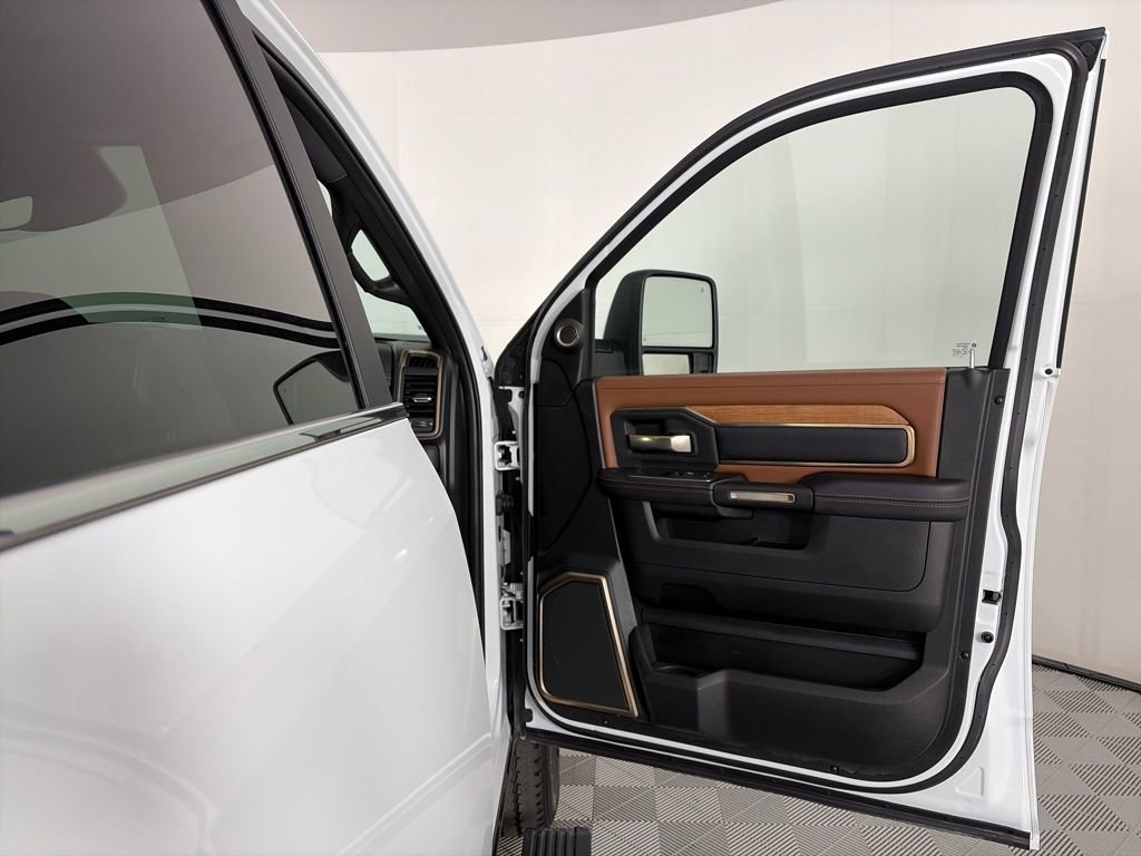 Used 2024 RAM 2500 Limited w/ Safety Group image 31