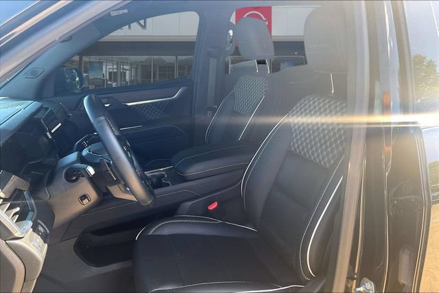 Used 2025 GMC Acadia Denali w/ LPO, Floor Liner Package AWD/4WD image 21