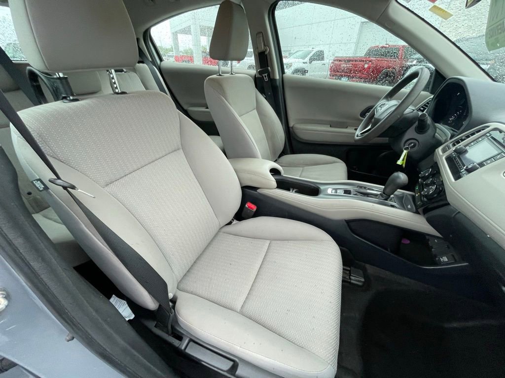 Used 2017 Honda HR-V LX image 27