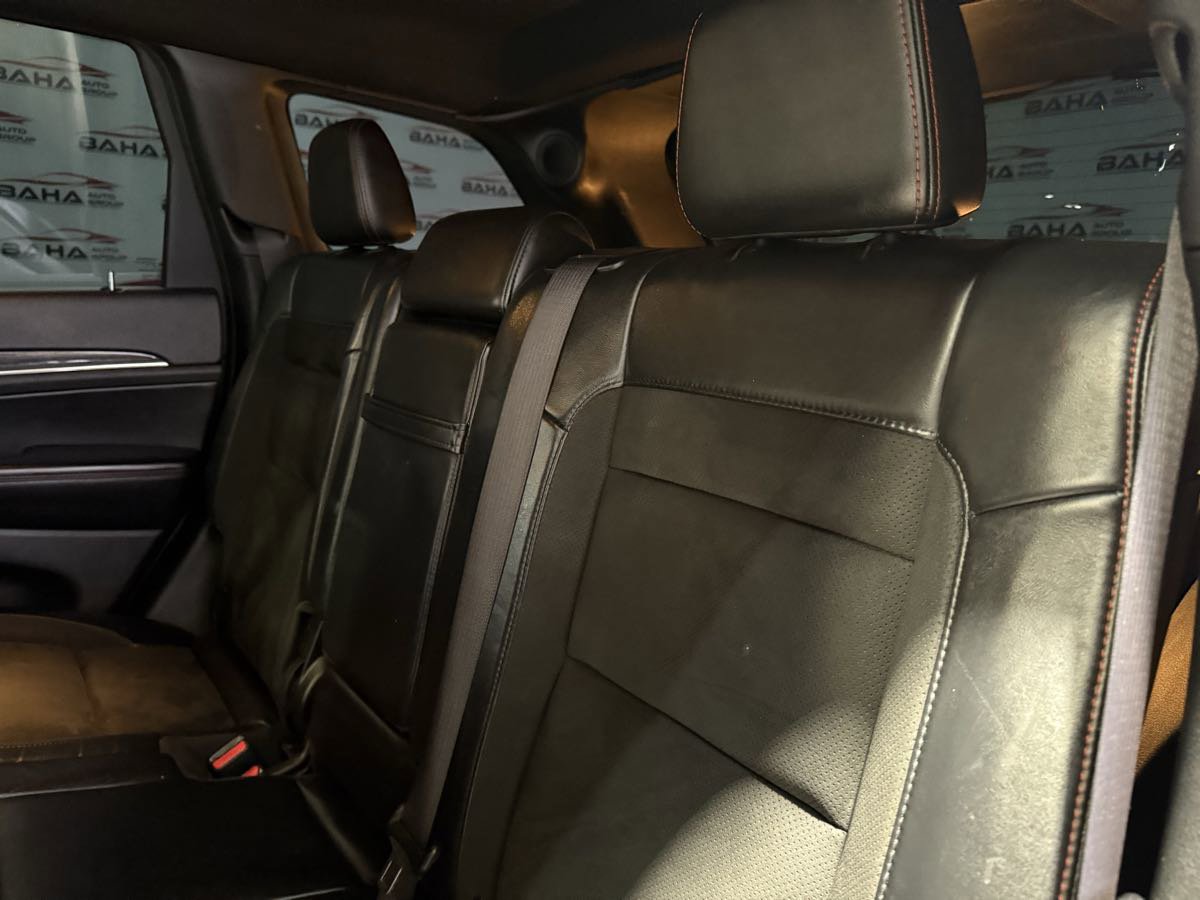 Used 2021 Jeep Grand Cherokee Trailhawk AWD/4WD image 45