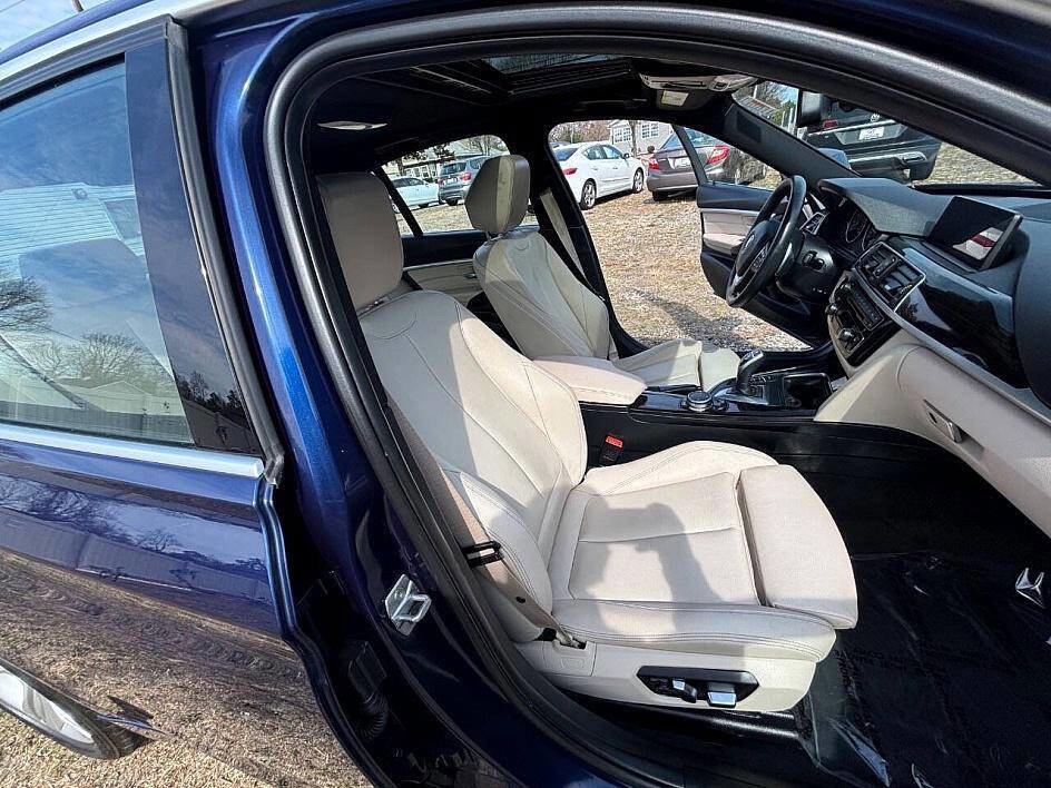 Used 2017 BMW 330i xDrive Sedan image 15