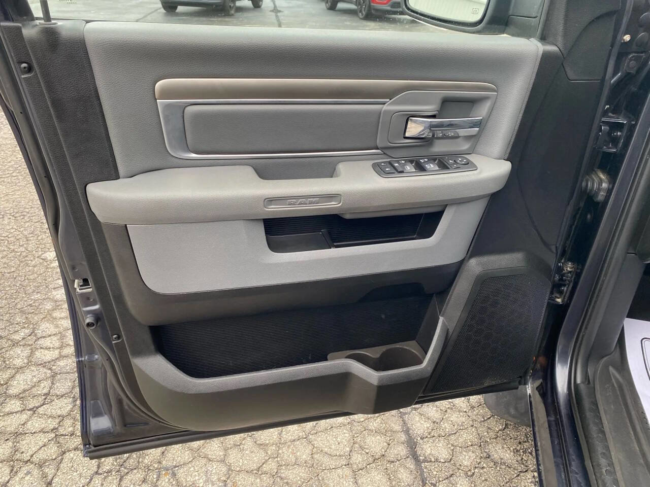 Used 2019 RAM 1500 Big Horn AWD/4WD image 12