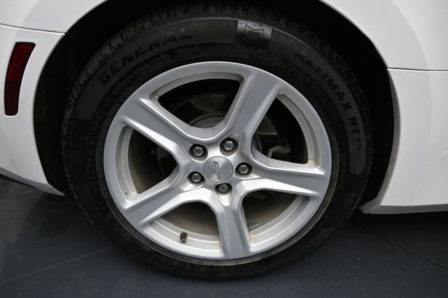 Used 2017 Chevrolet Camaro LT w/ Technology Package RWD image 14