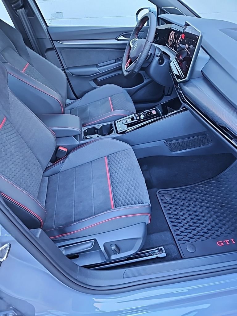 New 2026 Volkswagen GTI SE FWD image 13