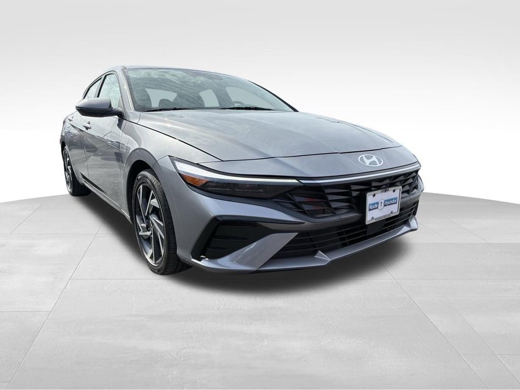 Used 2025 Hyundai Elantra Limited