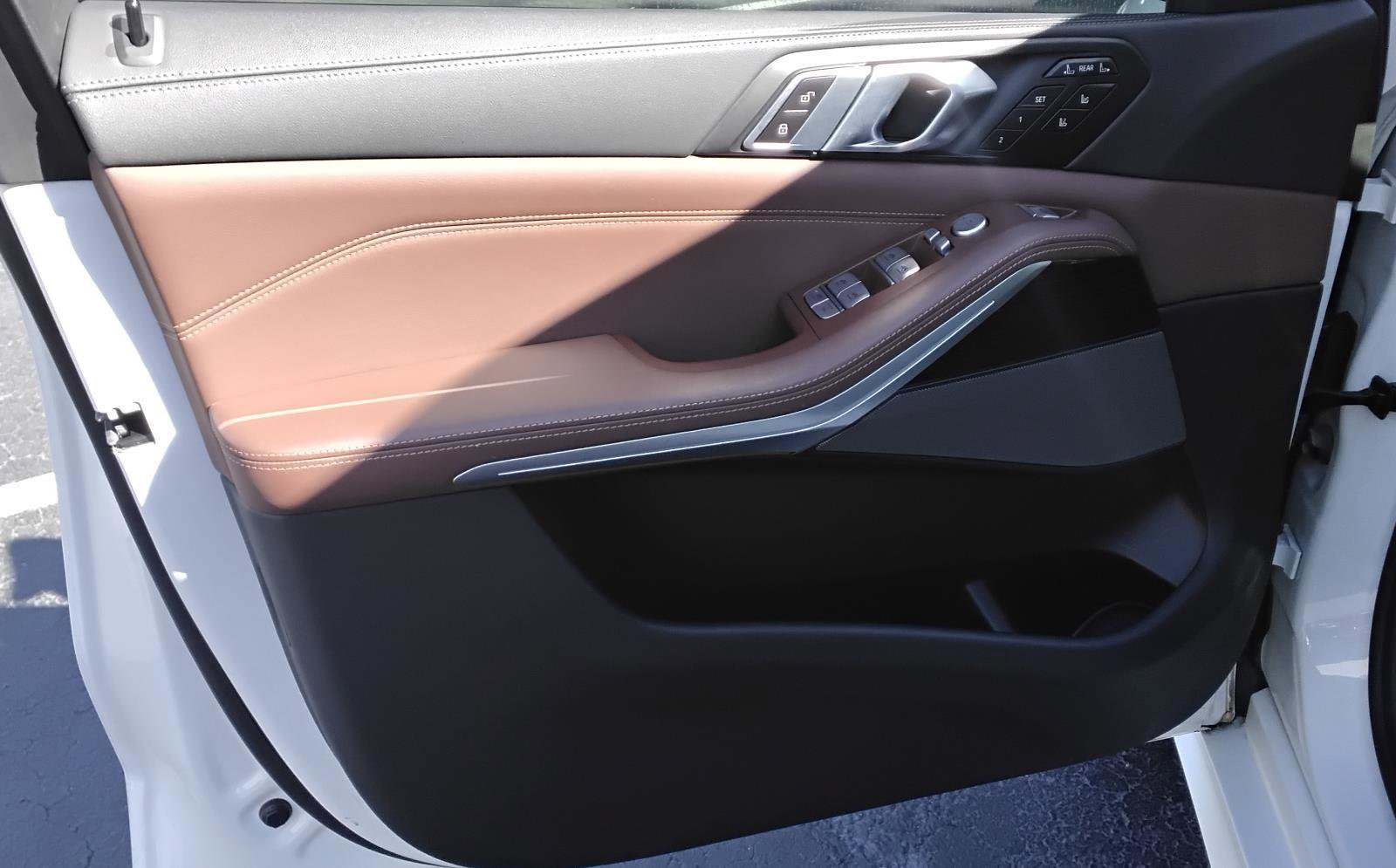 Used 2023 BMW X7 M60i w/ Executive Package image 16