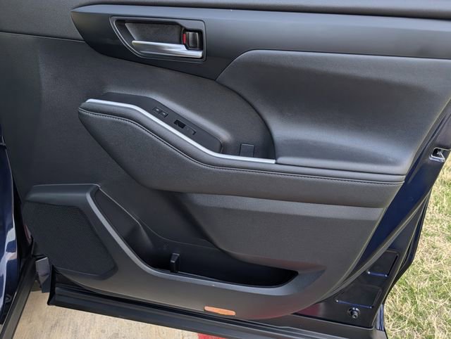 Used 2023 Toyota Highlander XLE image 36