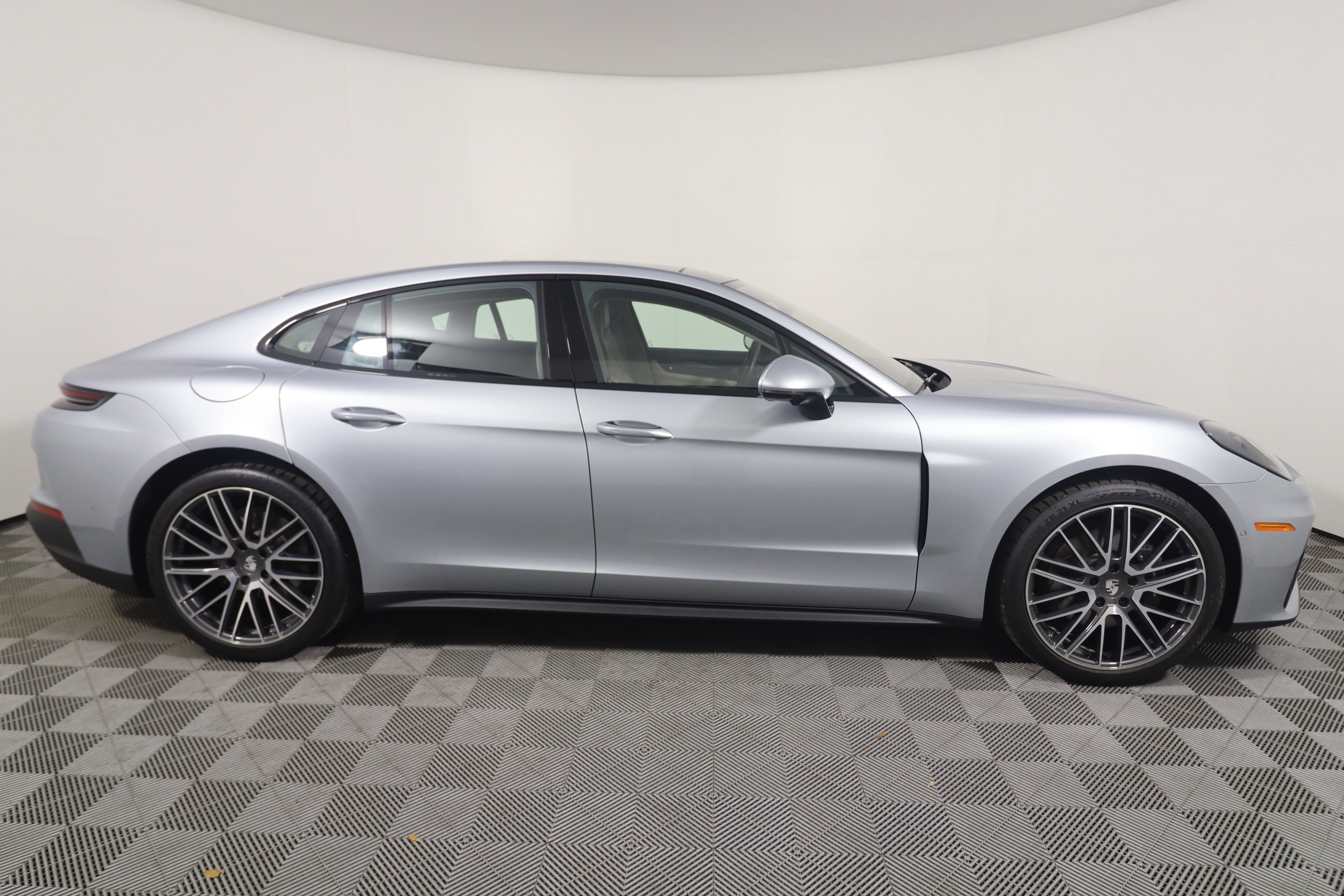 Certified 2026 Porsche Panamera image 8