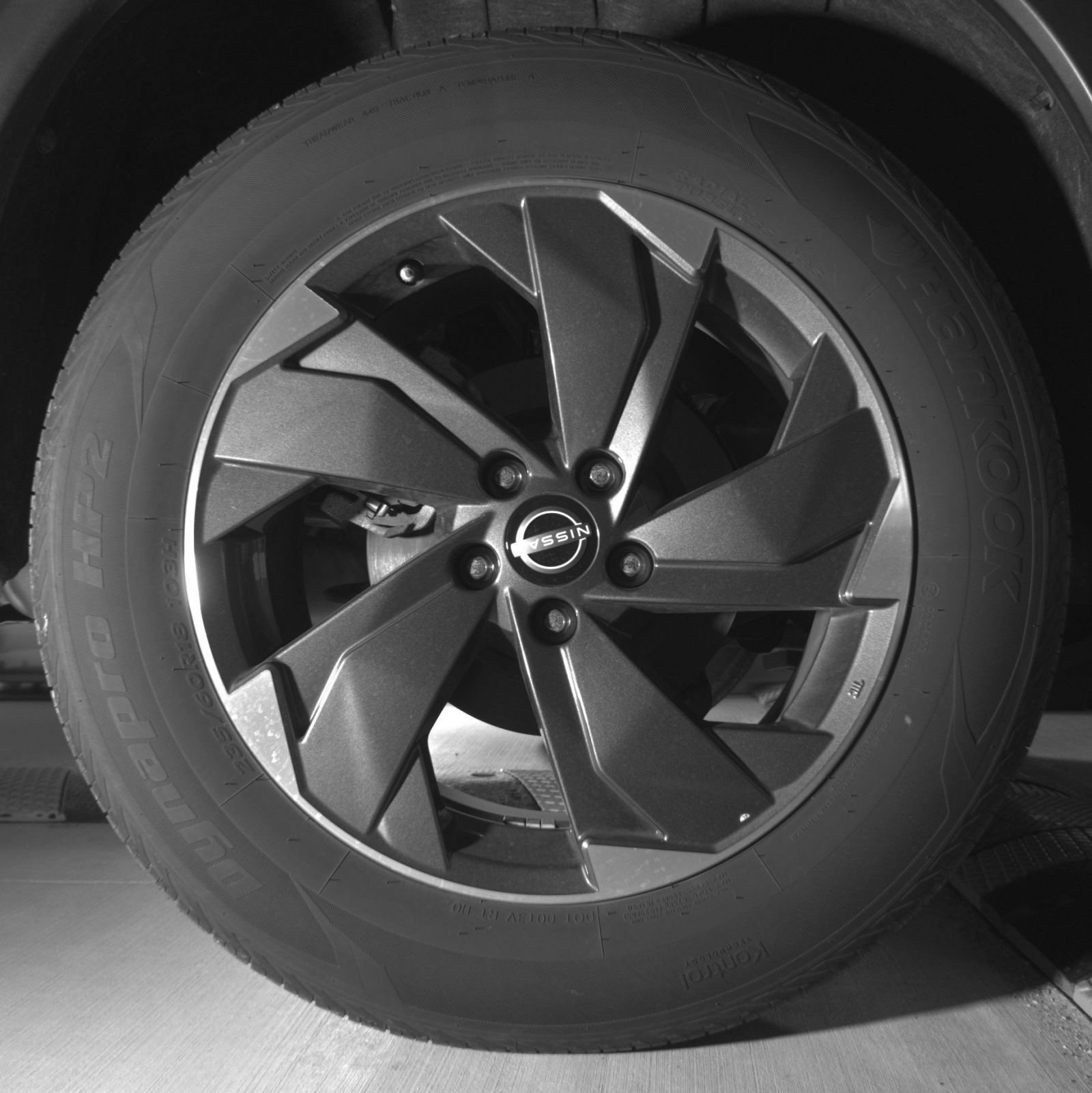 Used 2025 Nissan Rogue SV AWD/4WD image 18